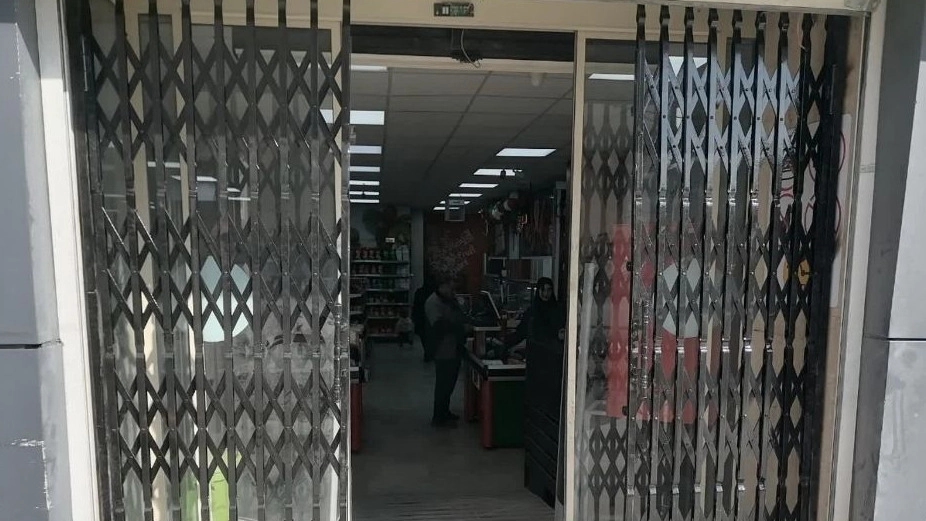 ساخت و نصب حفاظ آکاردئونی در فروشگاه کارما مسکن مهر ماهدشت